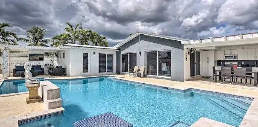 Casa en Hialeah, Florida 6 dormitorios, 229.38 m2 № 1768583