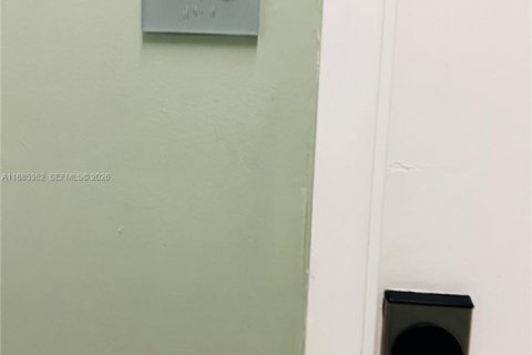 Condo in Doral, Florida, 1 bedroom  № 2052868 - photo 11