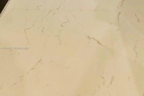 Condo in Doral, Florida, 1 bedroom  № 2052868 - photo 4