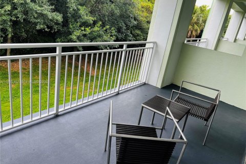 Condo in Doral, Florida, 1 bedroom  № 2052868 - photo 13