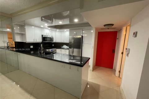 Снять в аренду кондоминиум в Холливуд, Флорида 2 спальни, 167.22м2, № 2035572 - фото 20