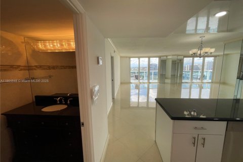 Снять в аренду кондоминиум в Холливуд, Флорида 2 спальни, 167.22м2, № 2035572 - фото 19