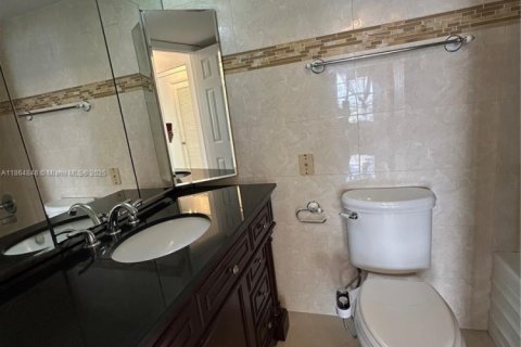 Снять в аренду кондоминиум в Холливуд, Флорида 2 спальни, 167.22м2, № 2035572 - фото 21