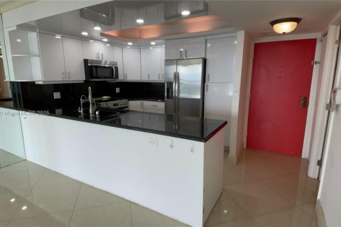 Снять в аренду кондоминиум в Холливуд, Флорида 2 спальни, 167.22м2, № 2035572 - фото 13