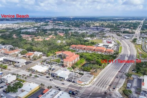 Immobilier commercial à vendre à Venice, Floride: 230.4 m2 № 1827243 - photo 2
