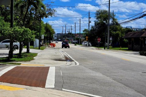Commercial property in Dania Beach, Florida № 2187401 - photo 12