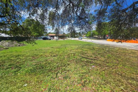 Commercial property in Dania Beach, Florida № 2187401 - photo 10