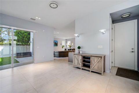 Купить виллу или дом в Дорал, Флорида 4 спальни, 336.68м2, № 1705769 - фото 19