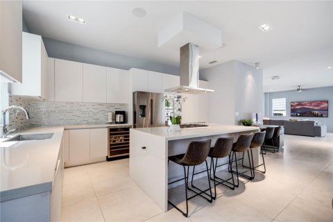 Купить виллу или дом в Дорал, Флорида 4 спальни, 336.68м2, № 1705769 - фото 23
