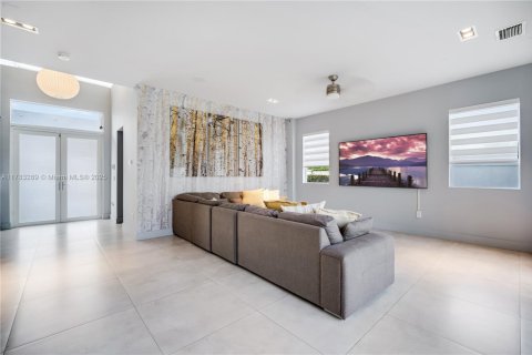 Купить виллу или дом в Дорал, Флорида 4 спальни, 336.68м2, № 1705769 - фото 16