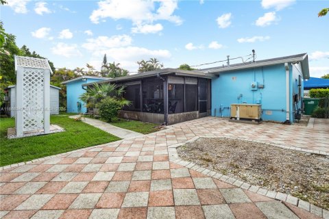 House in Miami, Florida 4 bedrooms, 156.73 sq.m. № 1896702 - photo 28