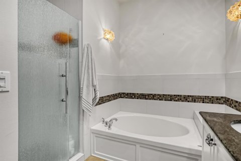 Townhouse in Jupiter, Florida 3 bedrooms, 153.29 sq.m. № 2275957 - photo 19
