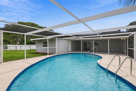 Villa ou maison à vendre à Nokomis, Floride: 3 chambres, 208.75 m2 № 2285356 - photo 2