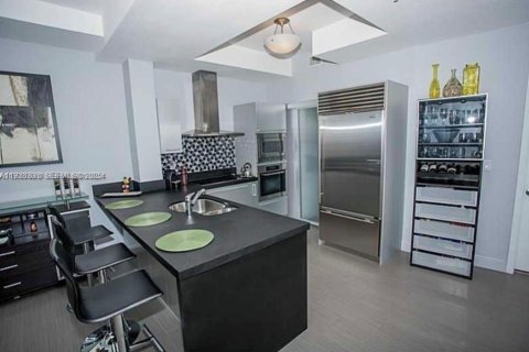 Condominio en venta en Sunny Isles Beach, Florida, 1 dormitorio, 89 m2 № 2076831 - foto 7