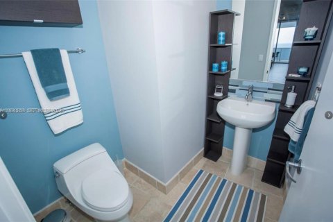 Condominio en venta en Sunny Isles Beach, Florida, 1 dormitorio, 89 m2 № 2076831 - foto 10
