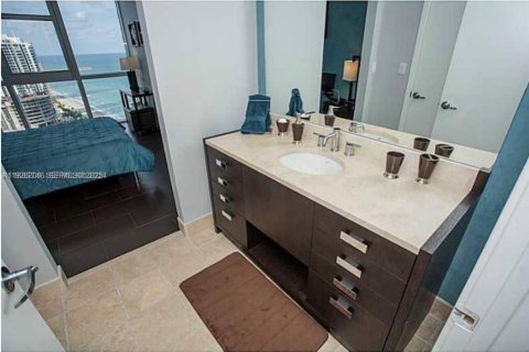 Condominio en venta en Sunny Isles Beach, Florida, 1 dormitorio, 89 m2 № 2076831 - foto 13