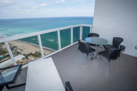 Condominio en venta en Sunny Isles Beach, Florida, 1 dormitorio, 89 m2 № 2076831 - foto 9