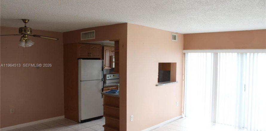 Кондоминиум с 2 спальнями в Майами, Флорида № 2025942