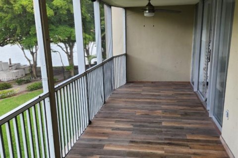 Copropriété à vendre à Miami, Floride: 2 chambres, 155.52 m2 № 1857392 - photo 29