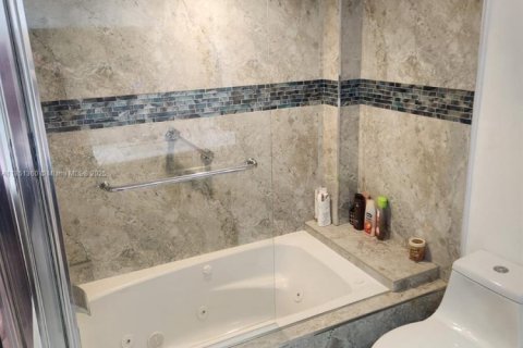 Copropriété à vendre à Miami, Floride: 2 chambres, 155.52 m2 № 1857392 - photo 19