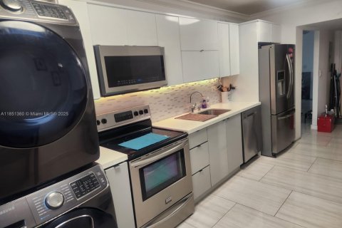 Copropriété à vendre à Miami, Floride: 2 chambres, 155.52 m2 № 1857392 - photo 2