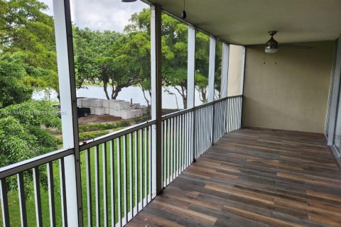 Copropriété à vendre à Miami, Floride: 2 chambres, 155.52 m2 № 1857392 - photo 28