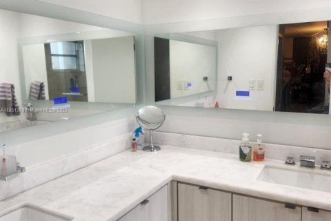 Copropriété à vendre à Miami, Floride: 2 chambres, 155.52 m2 № 1857392 - photo 26