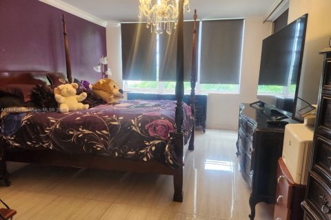 Copropriété à vendre à Miami, Floride: 2 chambres, 155.52 m2 № 1857392 - photo 16