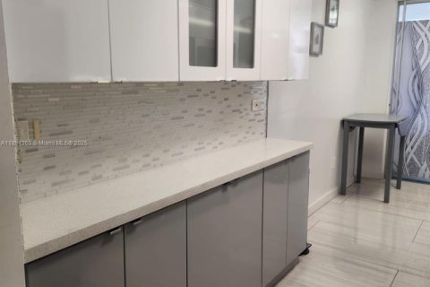 Copropriété à vendre à Miami, Floride: 2 chambres, 155.52 m2 № 1857392 - photo 5