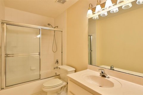 Townhouse in New Smyrna Beach, Florida 2 bedrooms, 192.77 sq.m. № 2196011 - photo 29