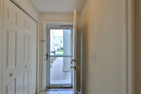 Townhouse in New Smyrna Beach, Florida 2 bedrooms, 192.77 sq.m. № 2196011 - photo 12