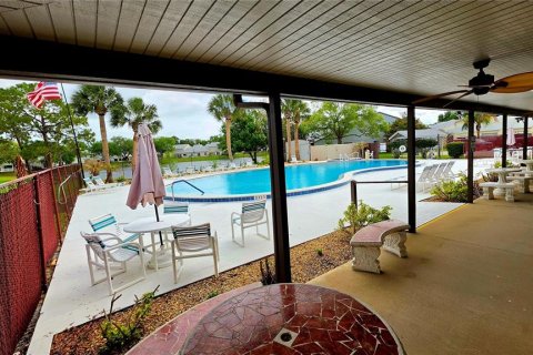 Townhouse in New Smyrna Beach, Florida 2 bedrooms, 192.77 sq.m. № 2196011 - photo 3
