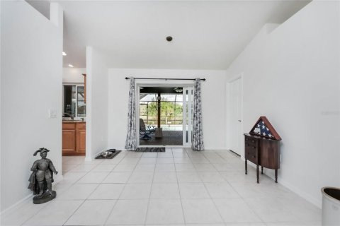 House in Port Charlotte, Florida 3 bedrooms, 139.91 sq.m. № 1893911 - photo 10