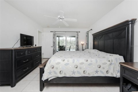 House in Port Charlotte, Florida 3 bedrooms, 139.91 sq.m. № 1893911 - photo 24