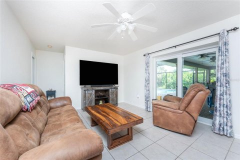 House in Port Charlotte, Florida 3 bedrooms, 139.91 sq.m. № 1893911 - photo 7