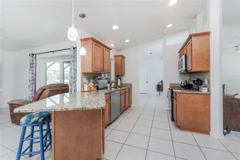 House in Port Charlotte, Florida 3 bedrooms, 139.91 sq.m. № 1893911 - photo 21