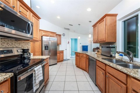 House in Port Charlotte, Florida 3 bedrooms, 139.91 sq.m. № 1893911 - photo 14