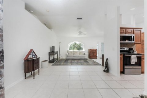 House in Port Charlotte, Florida 3 bedrooms, 139.91 sq.m. № 1893911 - photo 12