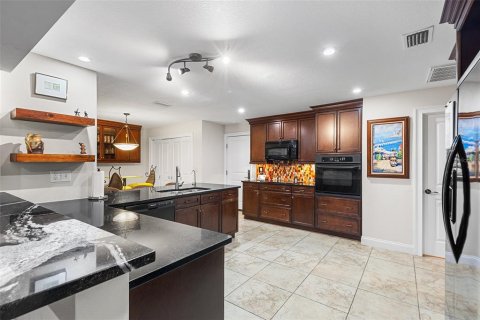 Villa ou maison à vendre à Lakeland, Floride: 3 chambres, 229.84 m2 № 2349795 - photo 13