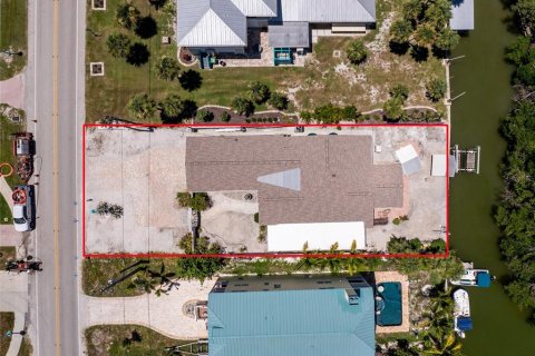 House in Englewood, Florida 3 bedrooms, 188.22 sq.m. № 1857962 - photo 20