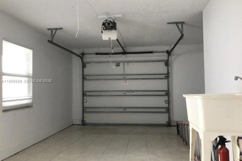 Casa en venta en West Palm Beach, Florida, 3 dormitorios, 134.43 m2 № 2009695 - foto 16