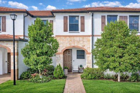 Adosado en Hialeah, Florida 3 dormitorios, 137.77 m2 № 2045577