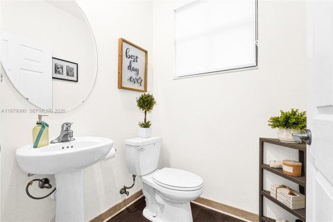Adosado en venta en Hialeah, Florida, 3 dormitorios, 137.77 m2 № 2045577 - foto 3