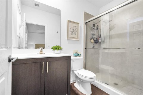 Adosado en venta en Hialeah, Florida, 3 dormitorios, 137.77 m2 № 2045577 - foto 15
