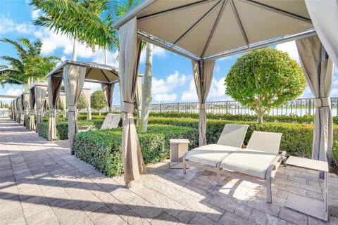 Adosado en venta en Hialeah, Florida, 3 dormitorios, 137.77 m2 № 2045577 - foto 24