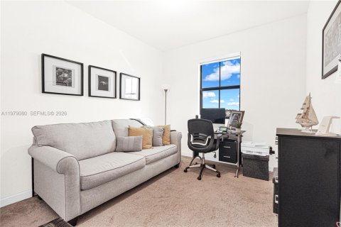 Adosado en venta en Hialeah, Florida, 3 dormitorios, 137.77 m2 № 2045577 - foto 17