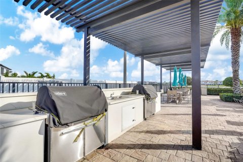 Adosado en venta en Hialeah, Florida, 3 dormitorios, 137.77 m2 № 2045577 - foto 28