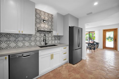 House in Oakland Park, Florida 3 bedrooms, 94.39 sq.m. № 2401332 - photo 15