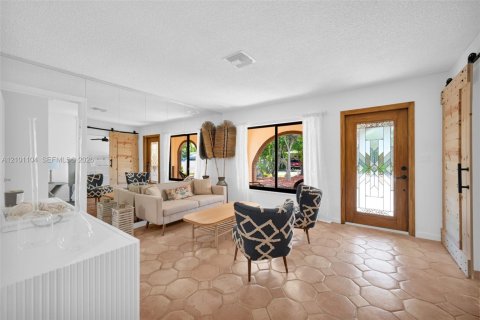House in Oakland Park, Florida 3 bedrooms, 94.39 sq.m. № 2401332 - photo 7