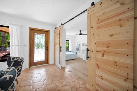 House in Oakland Park, Florida 3 bedrooms, 94.39 sq.m. № 2401332 - photo 8